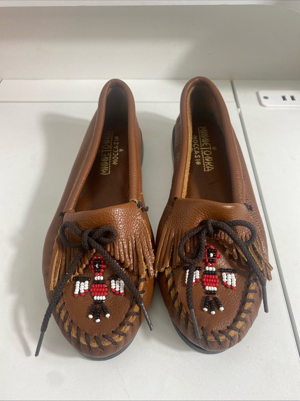 Minnetonka Brown Fringe Moccasins with Red & White Beadwork Size 8.5